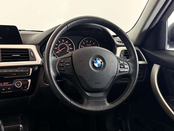 Used BMW 3 Series 2018 for sale - 76074171: Photo 21