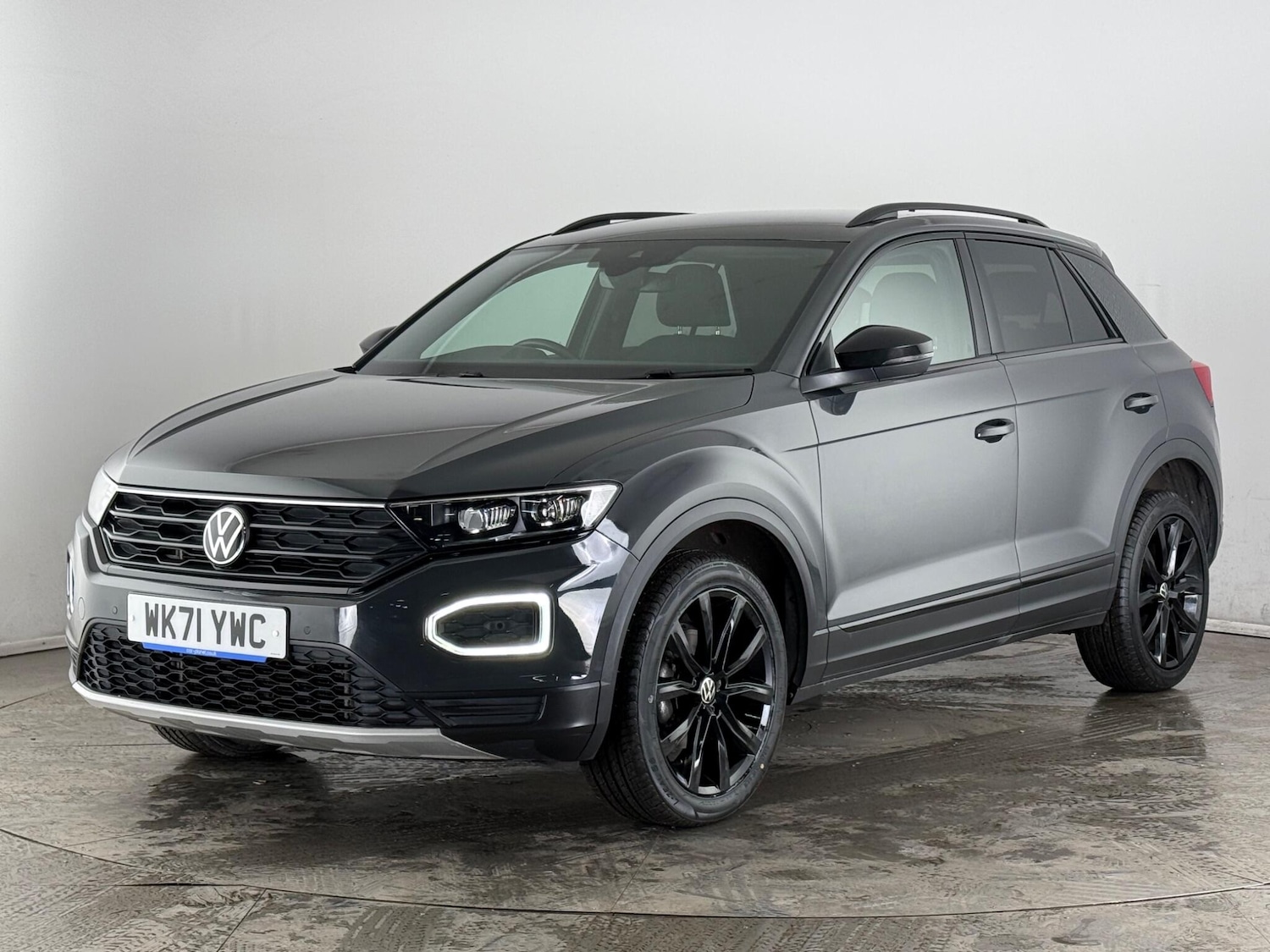 Used Volkswagen T-Roc 2022 for sale - 77543462: Photo 2