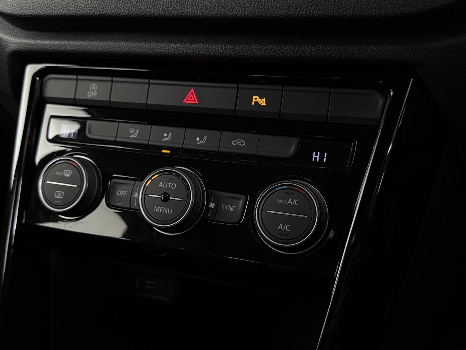 Used Volkswagen T-Roc 2022 for sale - 77543462: Photo 34