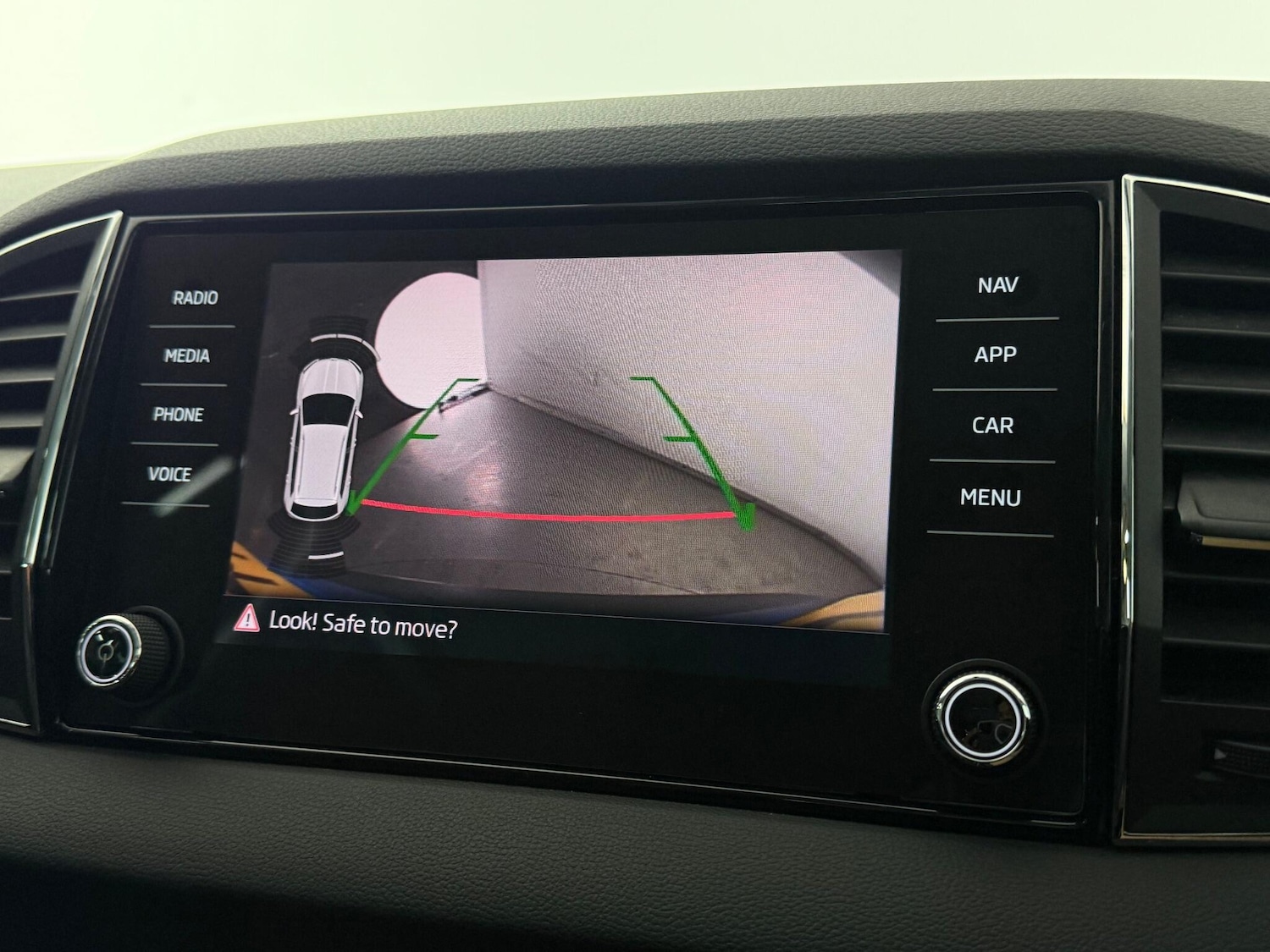 Used Skoda Karoq 2018 for sale - 77259872: Photo 30