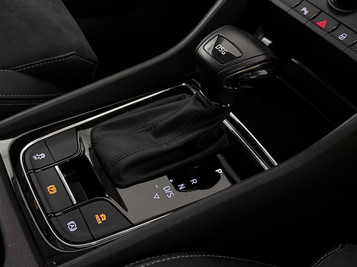 Used Skoda Karoq 2018 for sale - 77259872: Photo 32