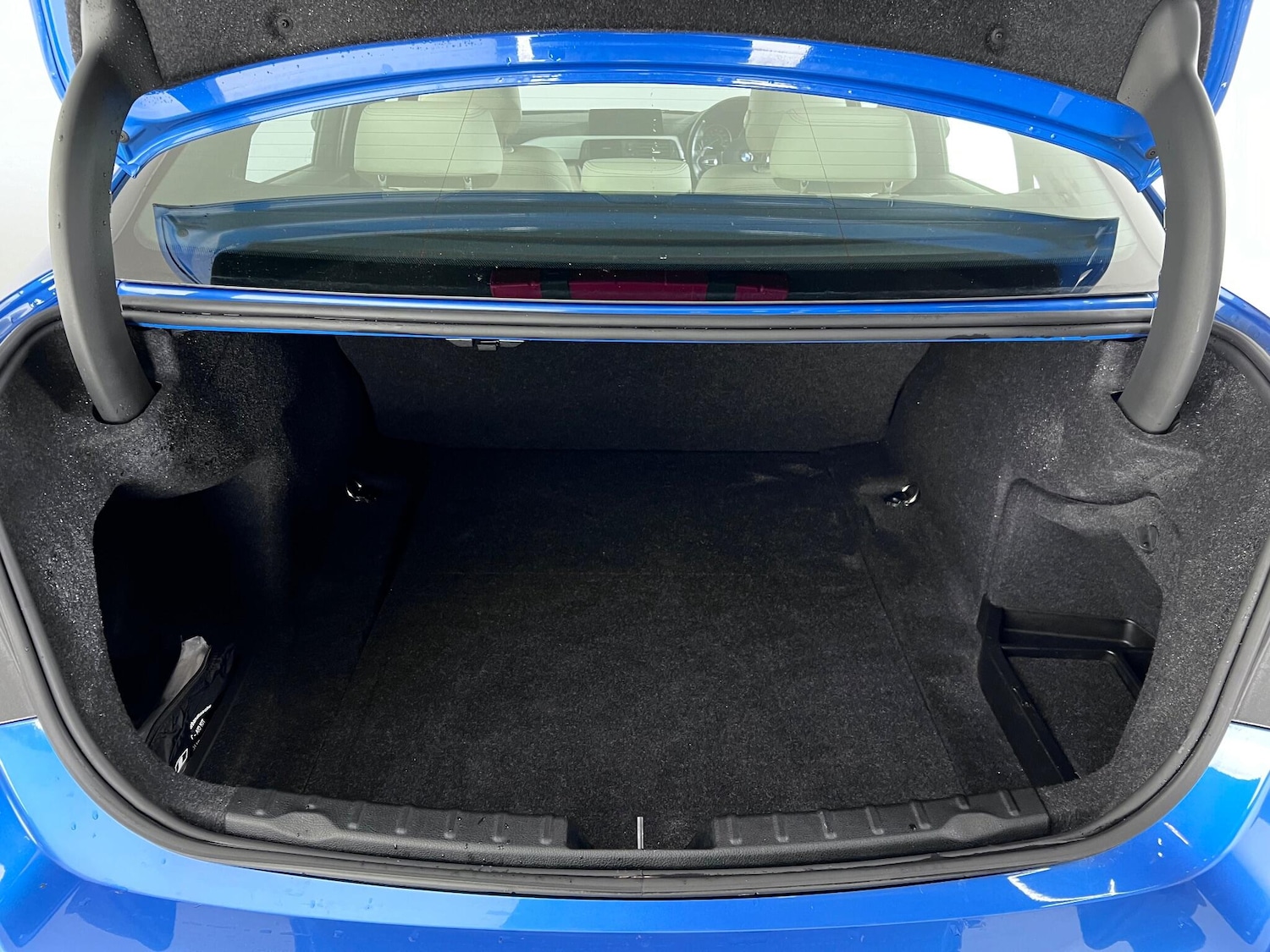 Used BMW 3 Series 2017 for sale - 77246236: Photo 10