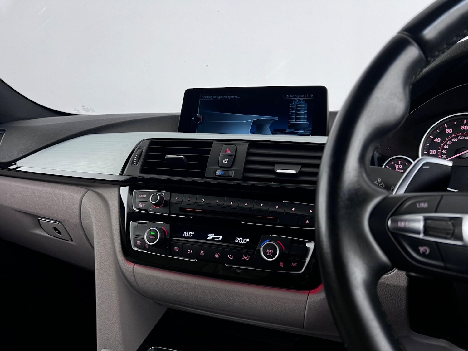 Used BMW 3 Series 2017 for sale - 77246236: Photo 33