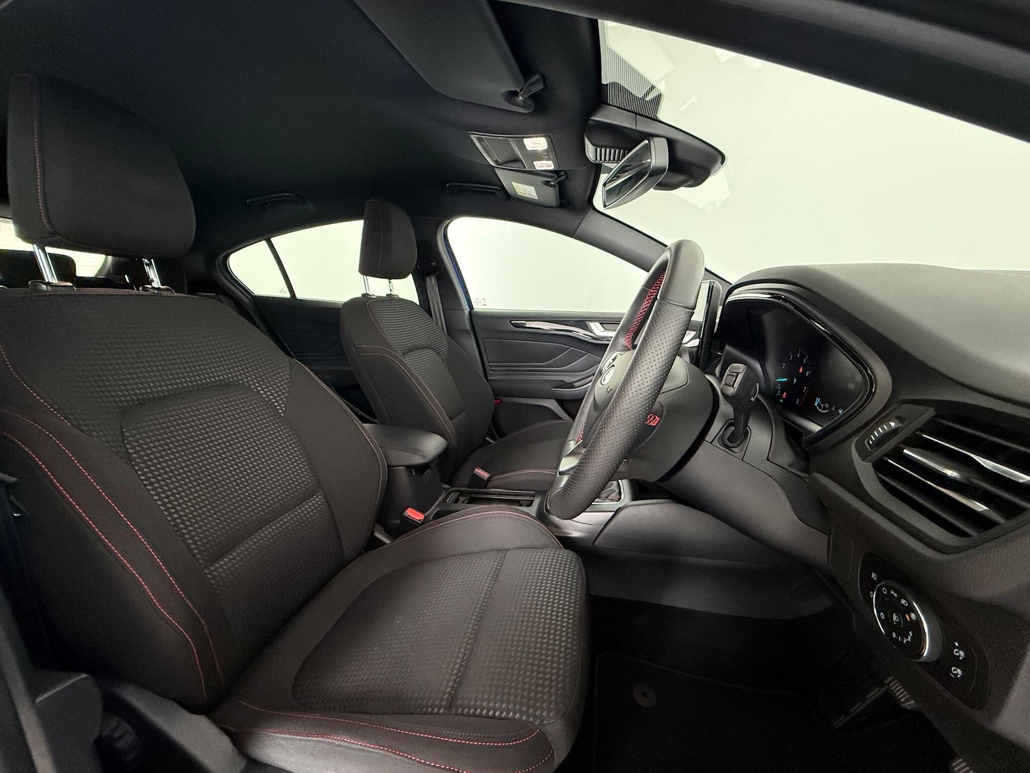 Used Ford Focus 2023 for sale - 76467104: Photo 15