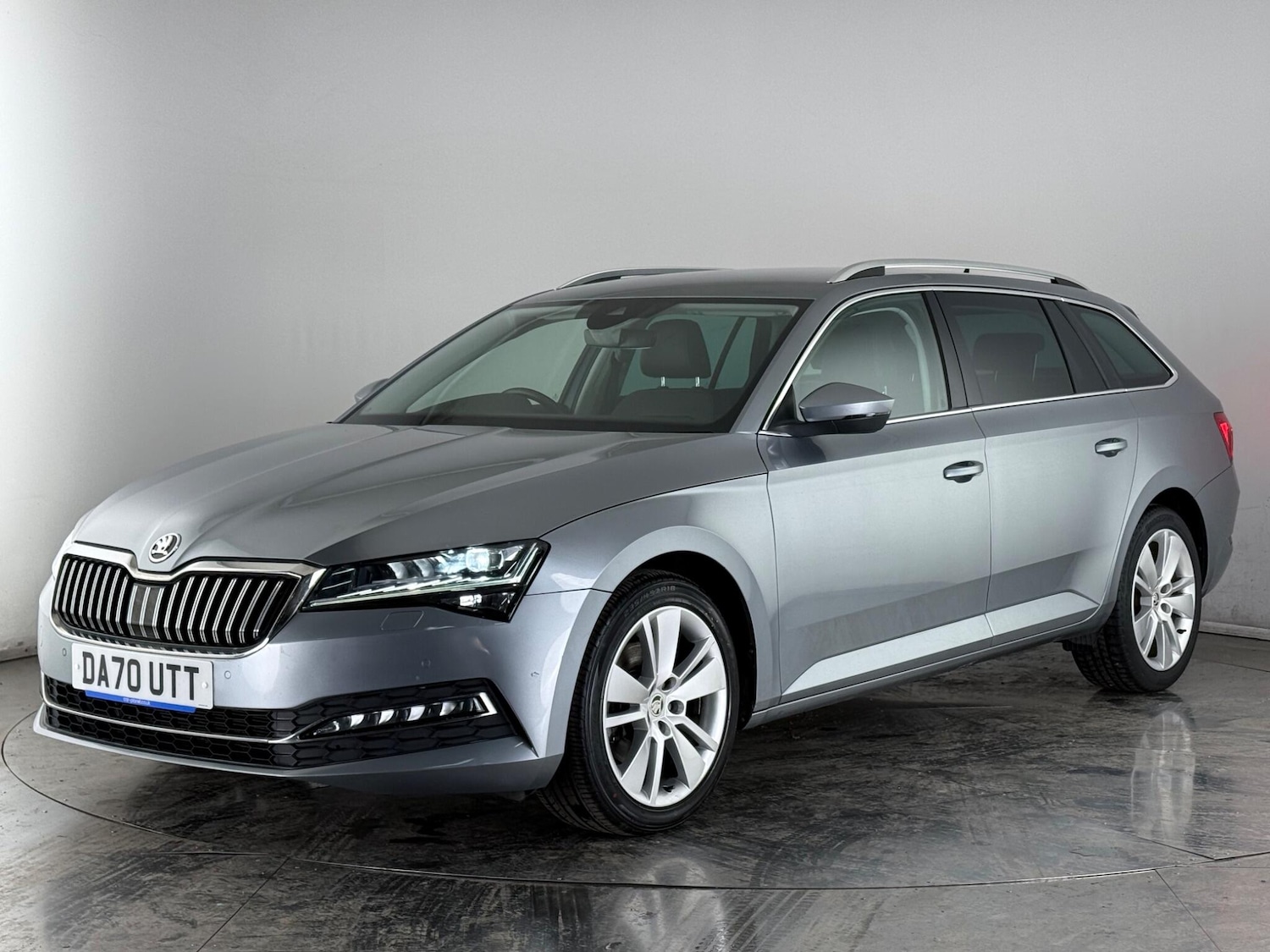 Used Skoda Superb 2021 for sale - 77575467: Photo 2