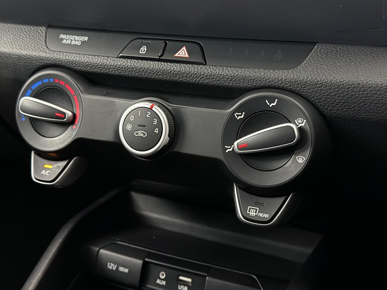 Used Kia Stonic 2019 for sale - 77081967: Photo 31