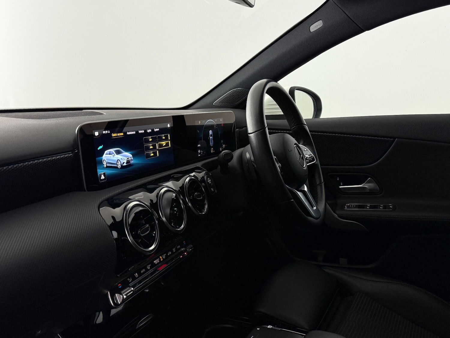 Used Mercedes-Benz A-Class 2018 for sale - 77259828: Photo 15