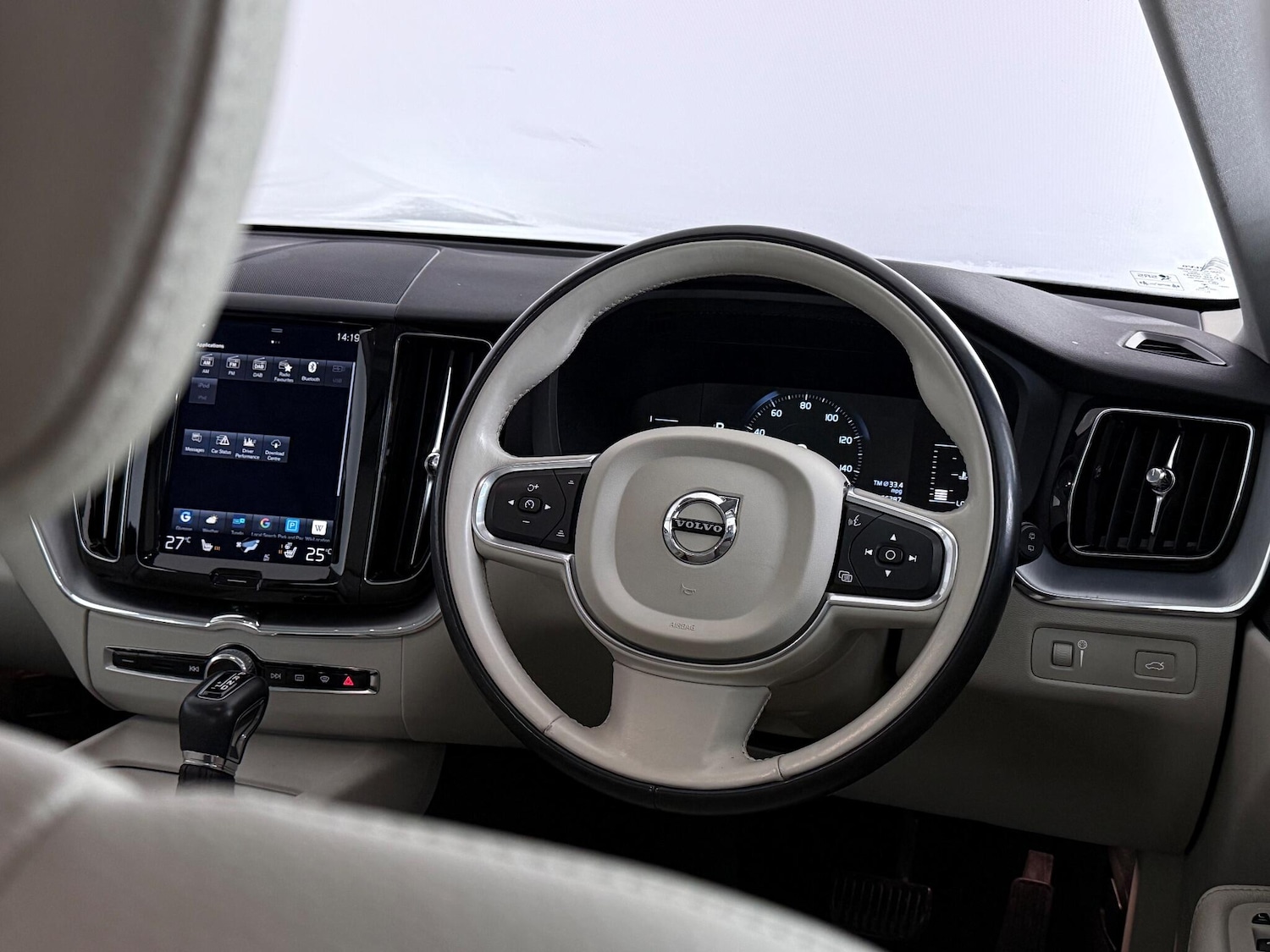 Used Volvo XC60 2017 for sale - 76666517: Photo 24