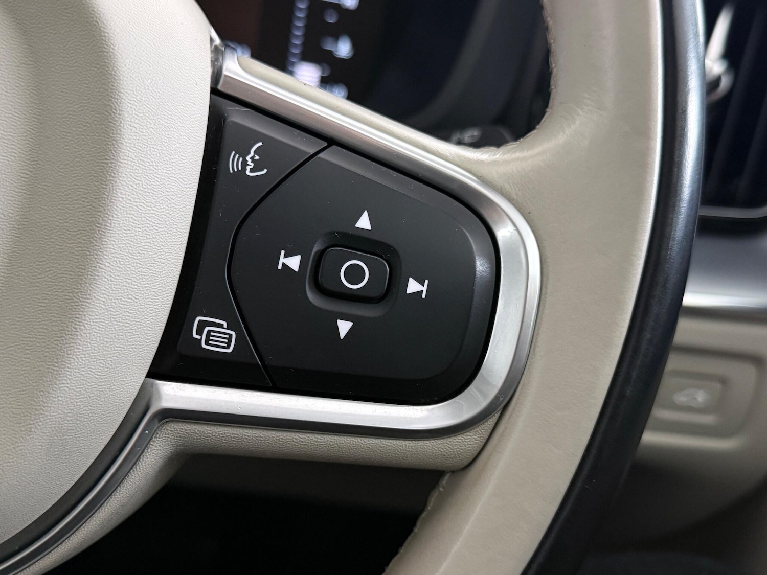 Used Volvo XC60 2017 for sale - 76666517: Photo 27