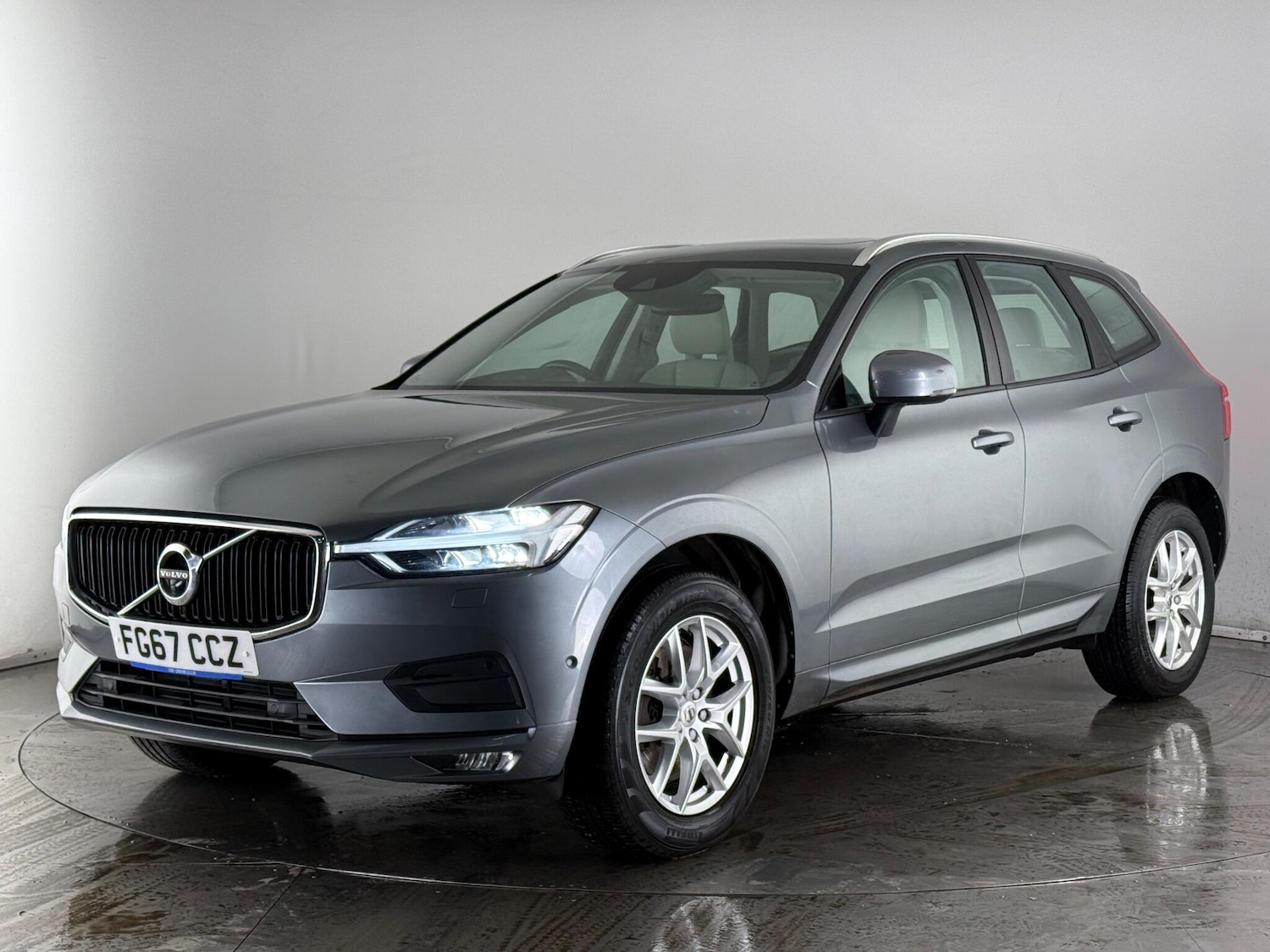 Used Volvo XC60 2017 for sale - 76666517: Photo 3
