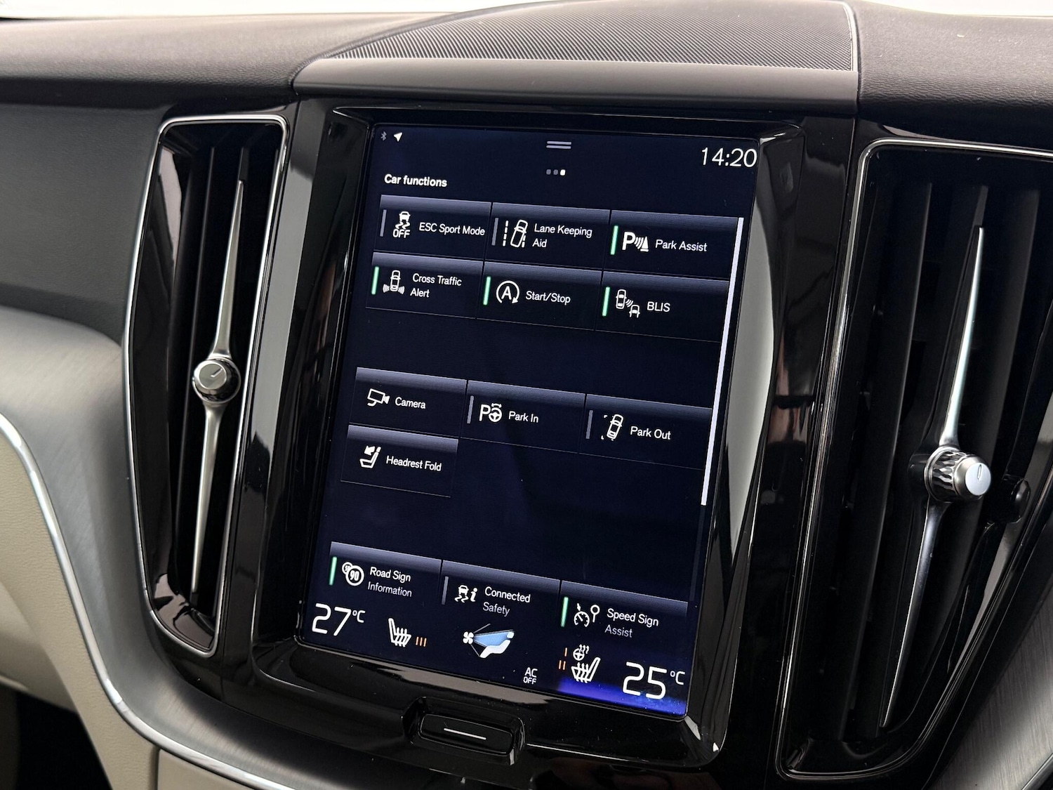 Used Volvo XC60 2017 for sale - 76666517: Photo 35