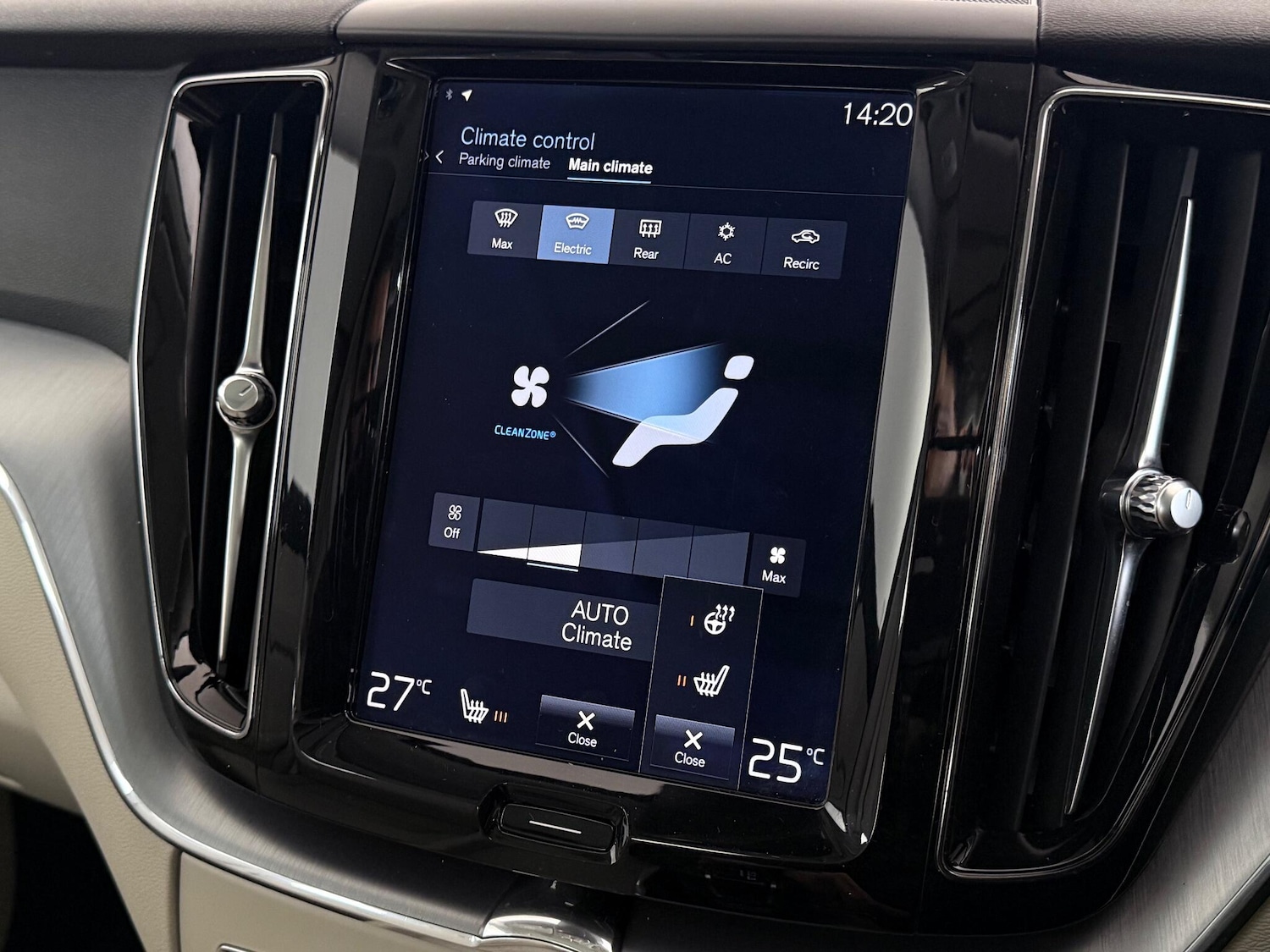 Used Volvo XC60 2017 for sale - 76666517: Photo 38