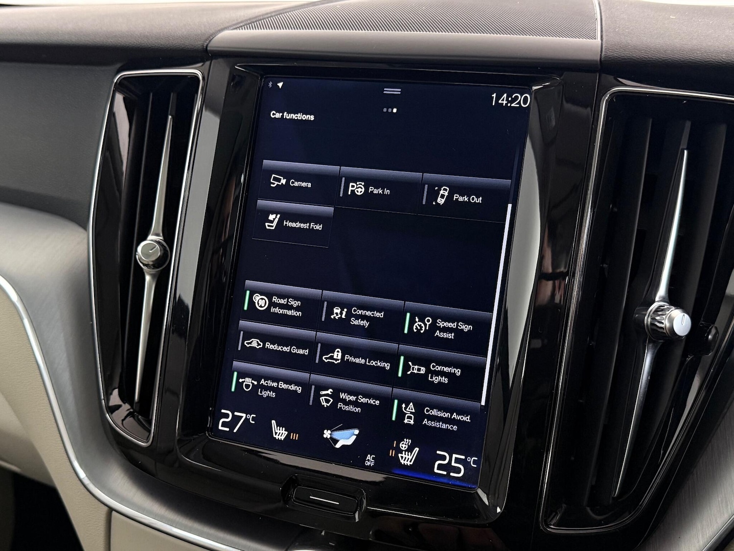 Used Volvo XC60 2017 for sale - 76666517: Photo 40