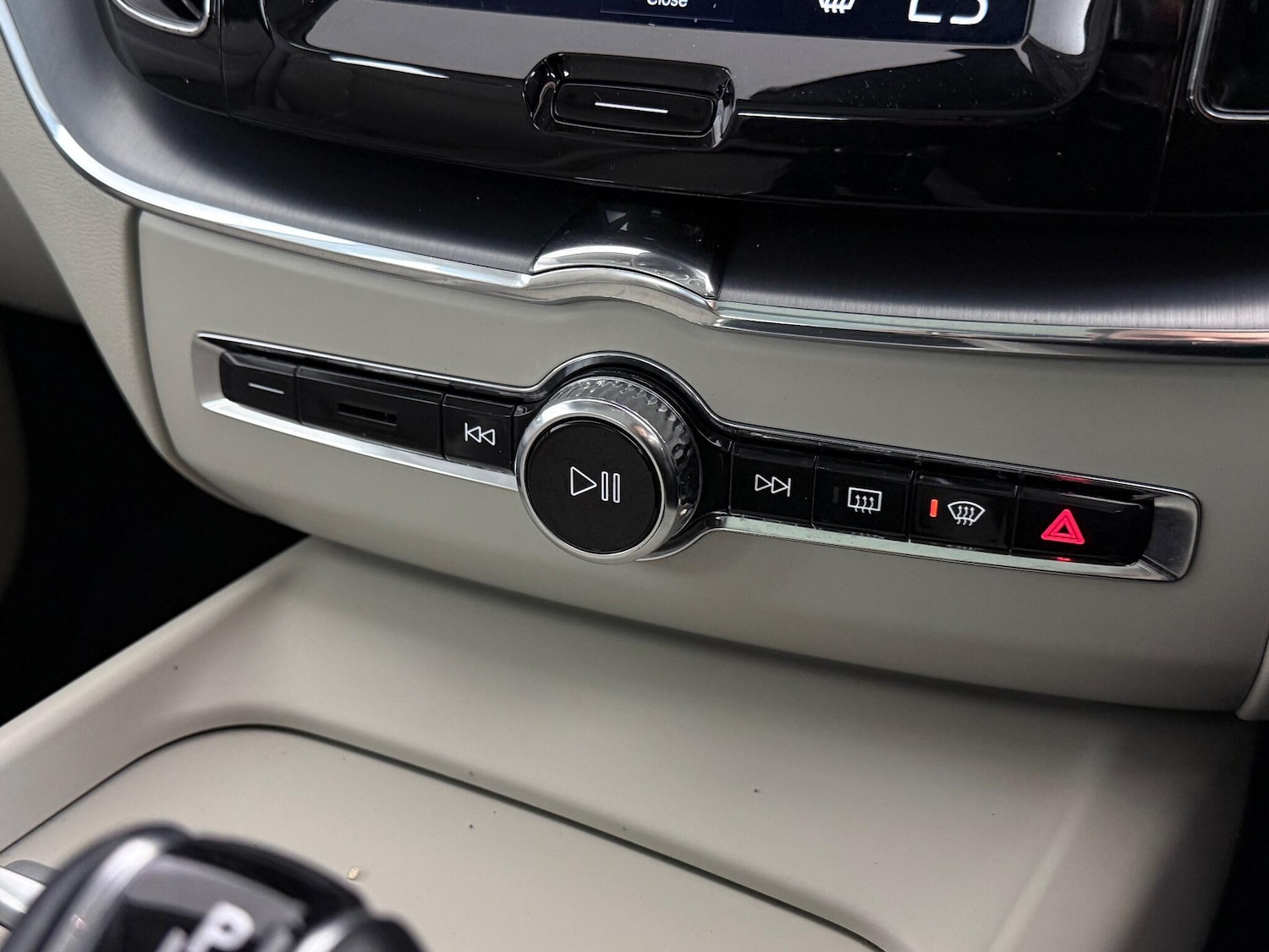 Used Volvo XC60 2017 for sale - 76666517: Photo 44