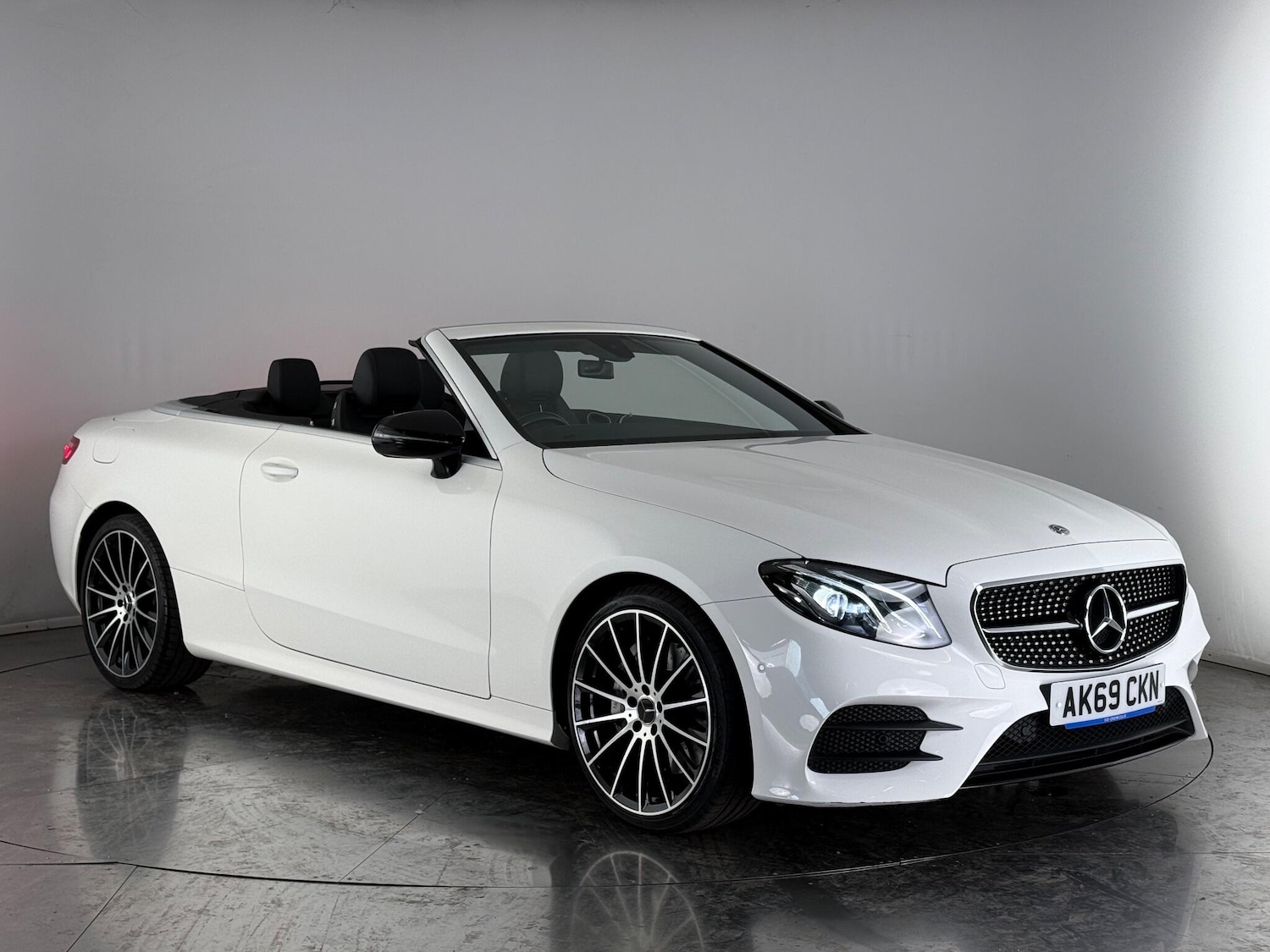 Used Mercedes-Benz E Class 2019 for sale - 76466732: Photo 1
