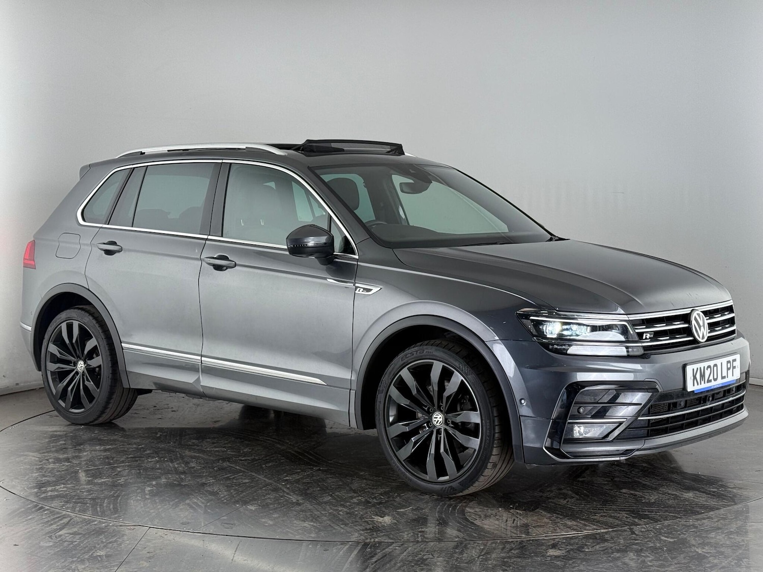 Used Volkswagen Tiguan 2020 for sale - 77182910: Photo 1