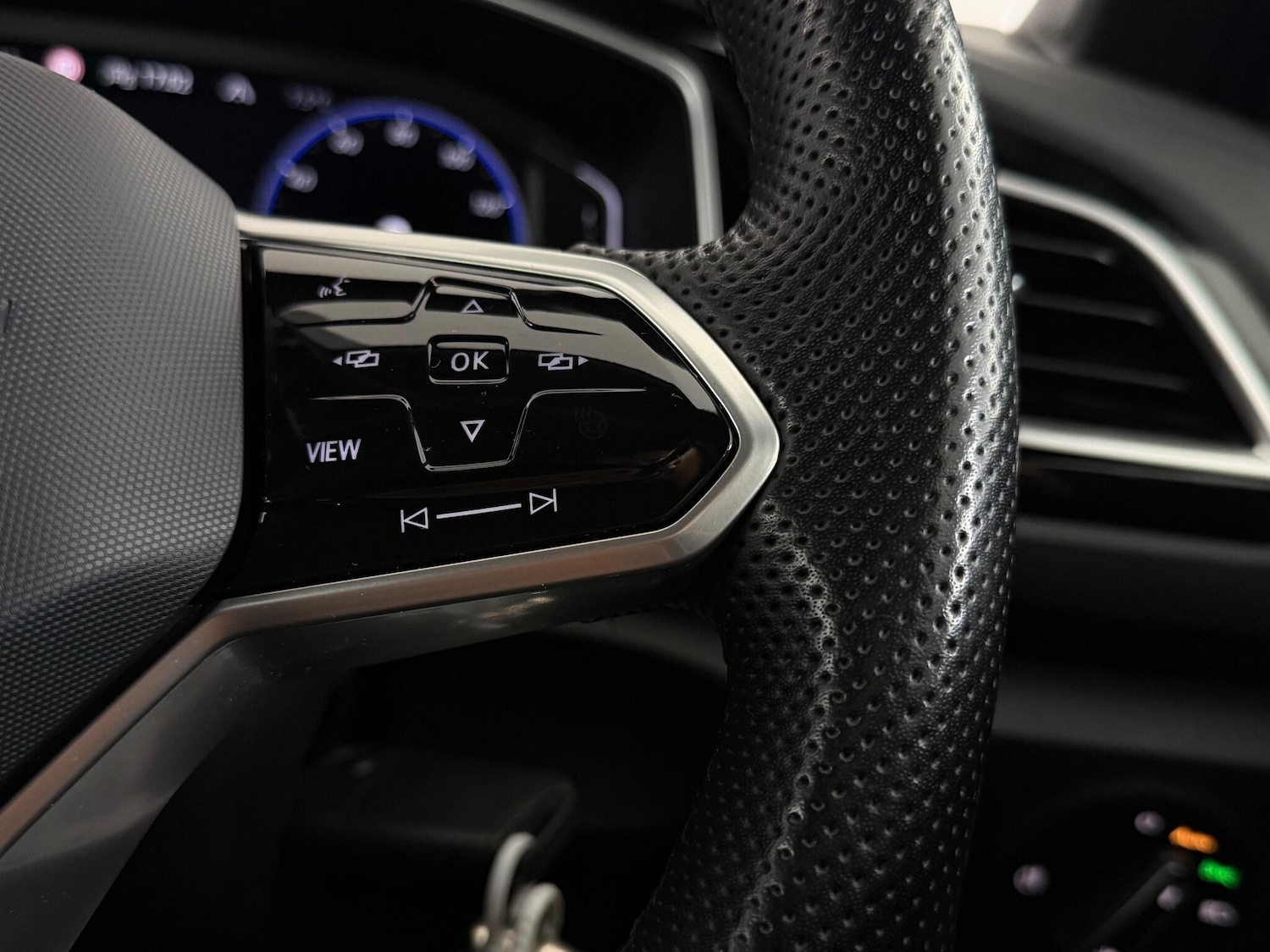 Used Volkswagen T-Roc 2022 for sale - 77280064: Photo 17