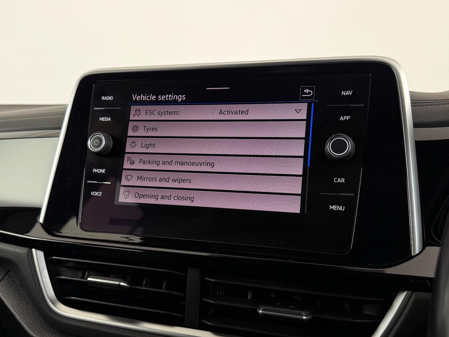 Used Volkswagen T-Roc 2022 for sale - 77280064: Photo 23