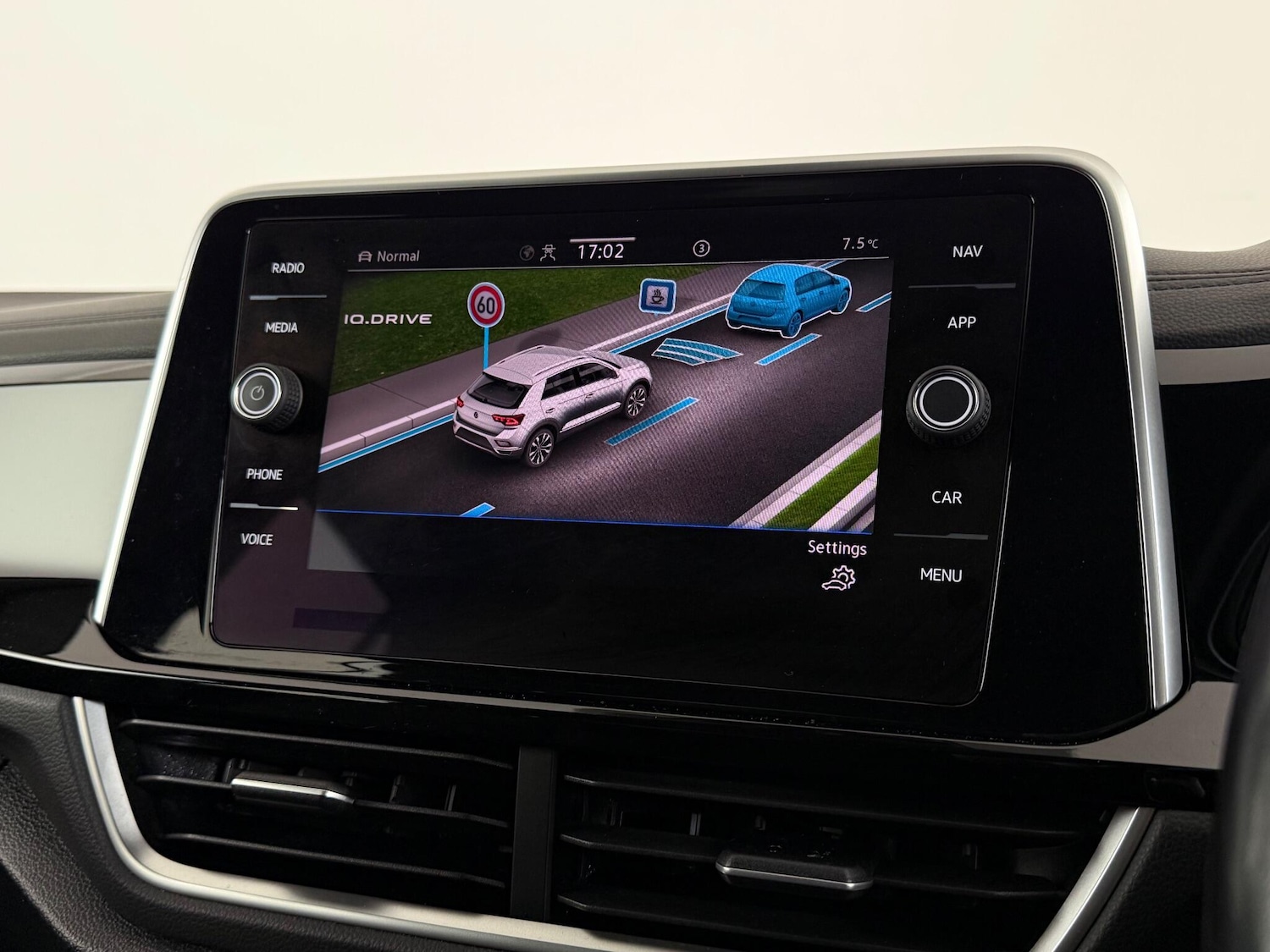 Used Volkswagen T-Roc 2022 for sale - 77280064: Photo 27