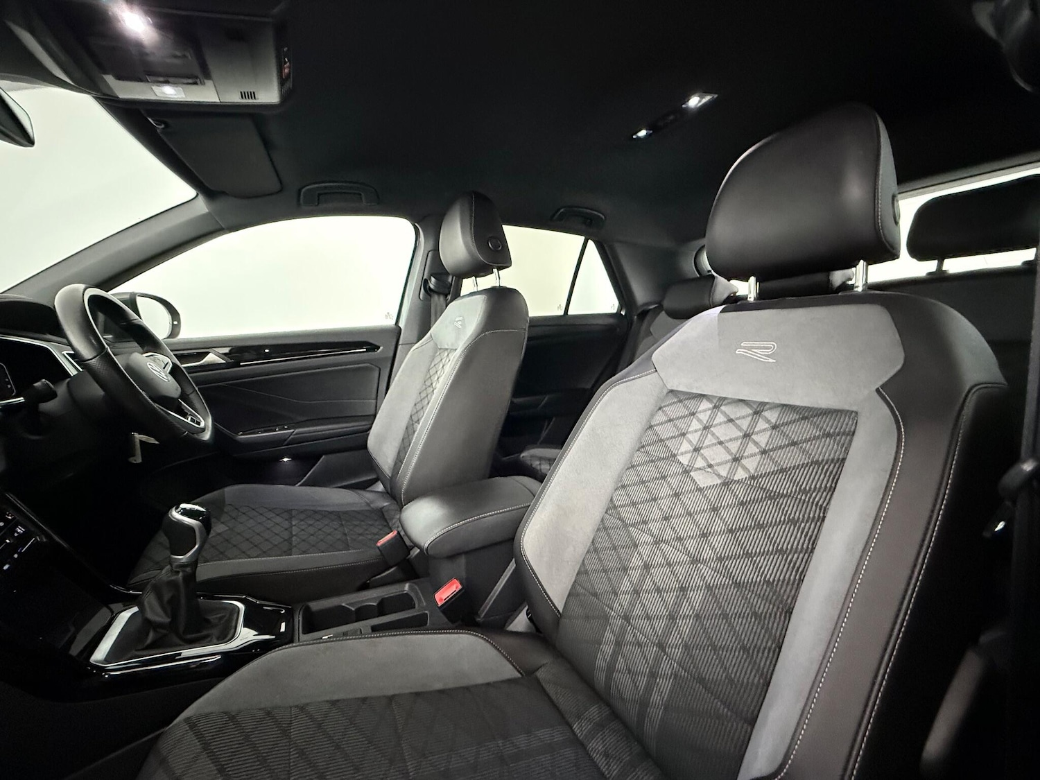 Used Volkswagen T-Roc 2022 for sale - 77280064: Photo 9