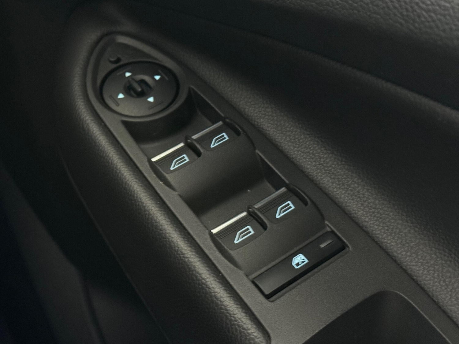 Used Ford Kuga 2017 for sale - 77182390: Photo 23