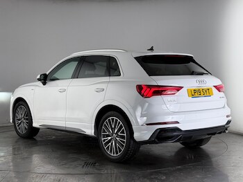 Used Audi Q3 2019 for sale - 77647208: Photo