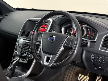 Used Volvo XC60 2017 for sale - 79353475: Photo