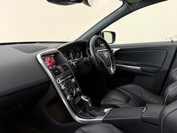 Used Volvo XC60 2017 for sale - 79353475: Photo