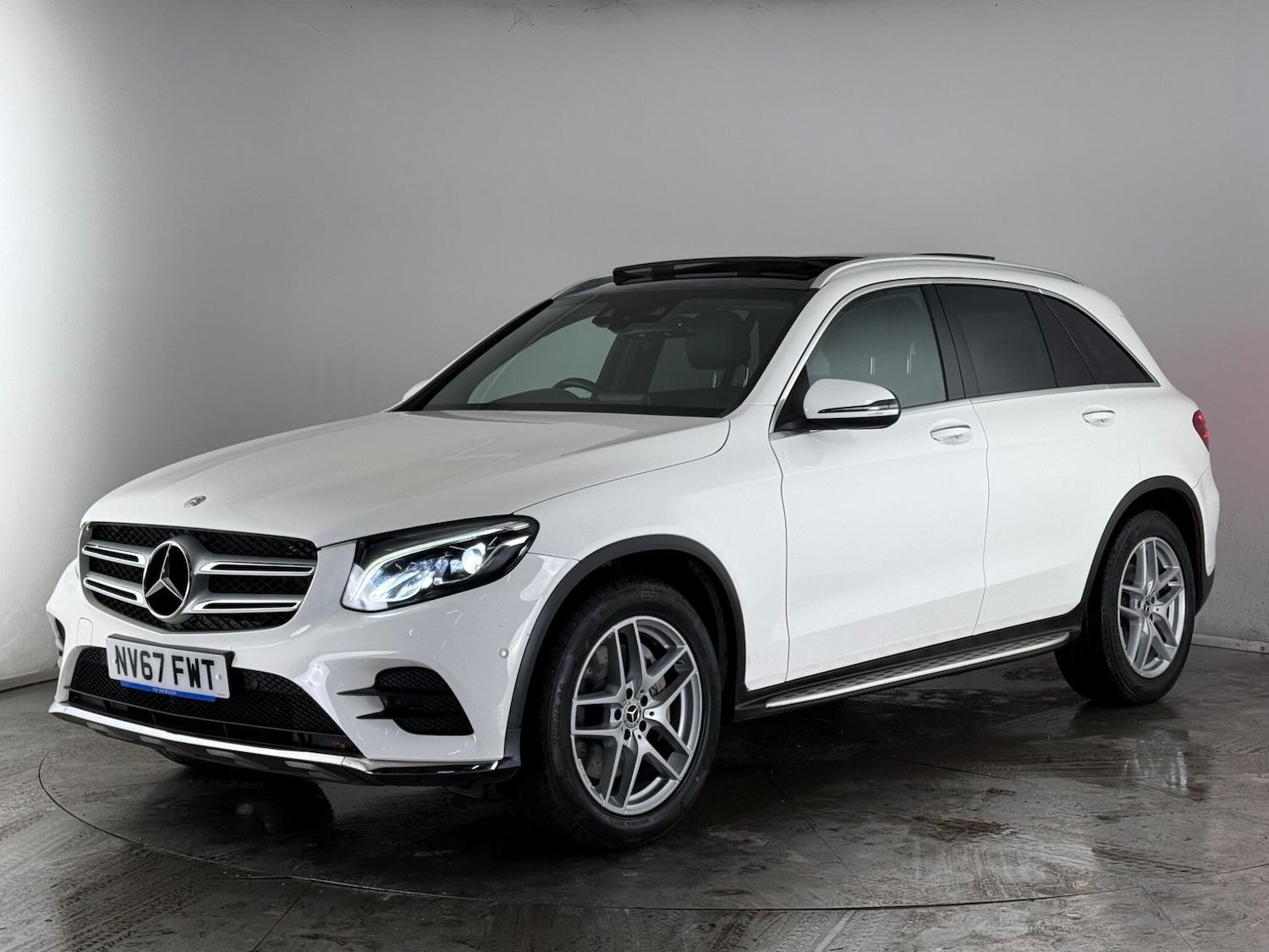 Used Mercedes-Benz GLC 2018 for sale - 77441536: Photo 2