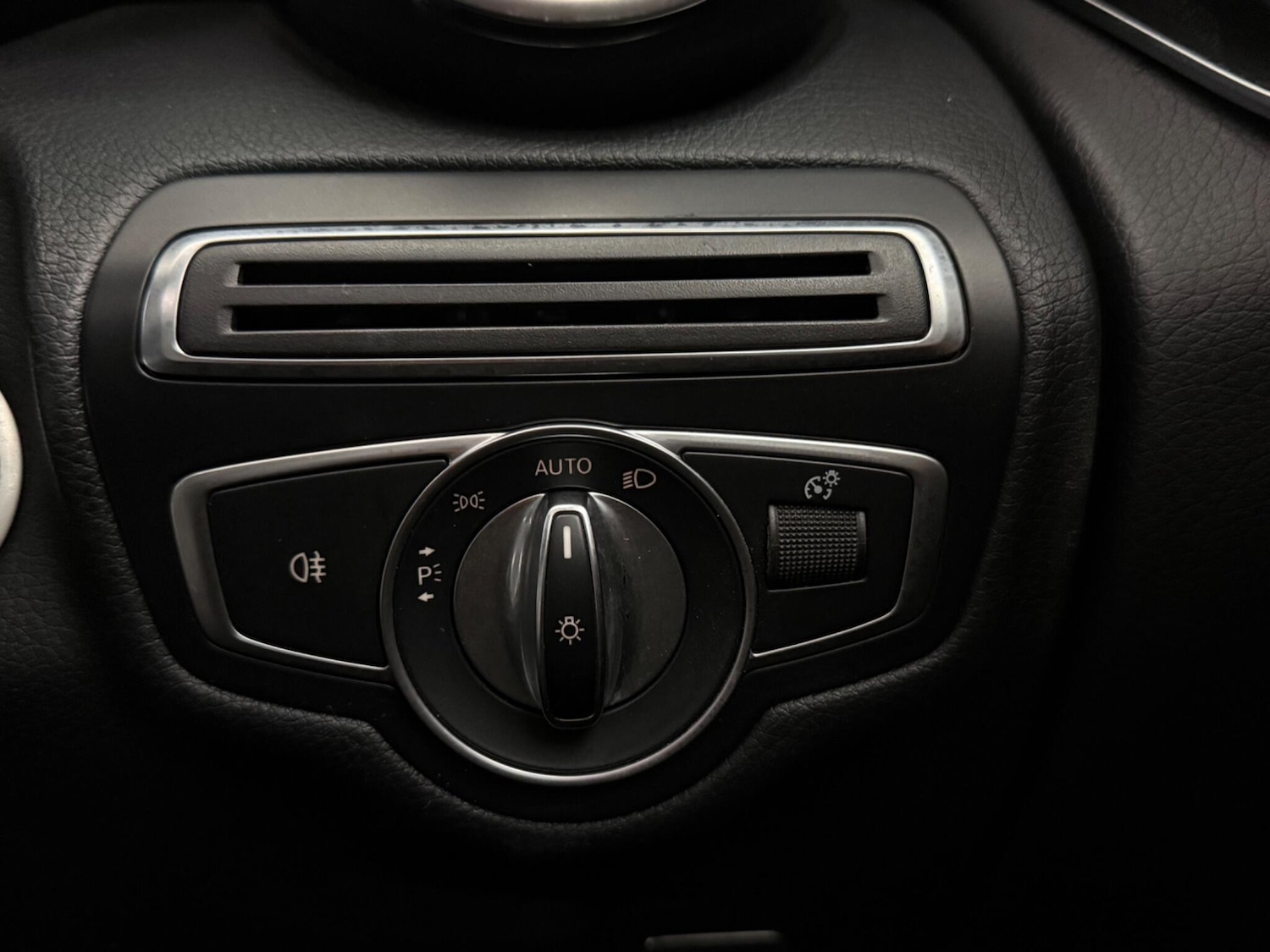 Used Mercedes-Benz GLC 2018 for sale - 77441536: Photo 25