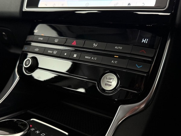Used Jaguar XE 2019 for sale - 75777286: Photo 38