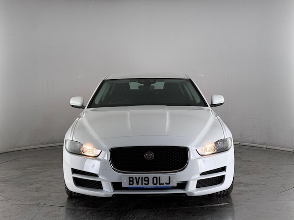 Used Jaguar XE 2019 for sale - 75777286: Photo 3
