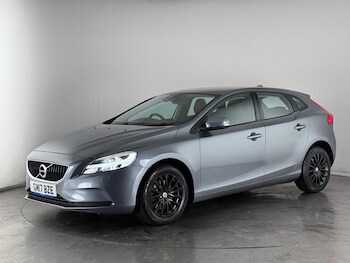 Used Volvo V40 2017 for sale - 76467471: Photo