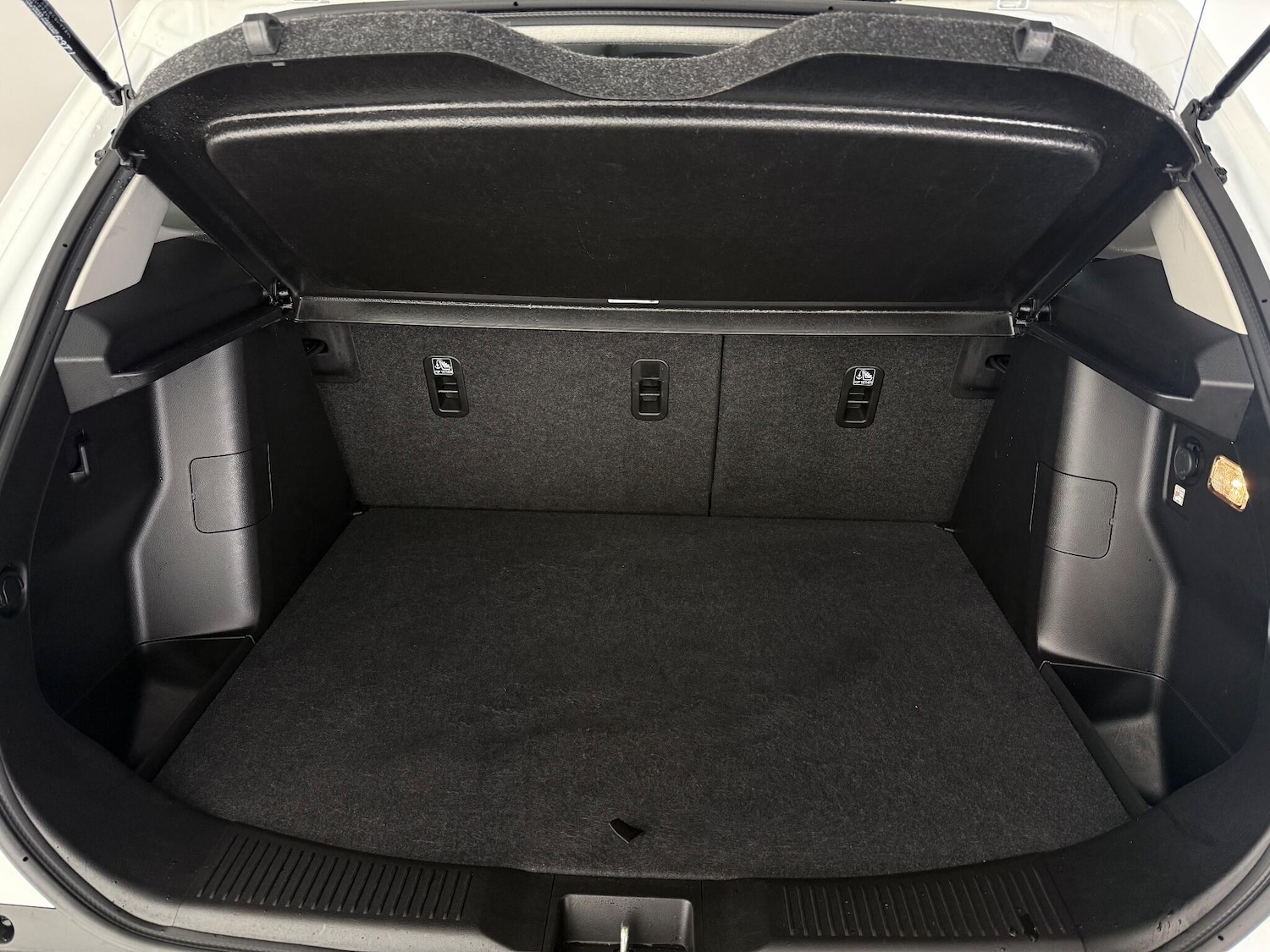 Used Suzuki SX4 S-Cross 2023 for sale - 76467318: Photo 13