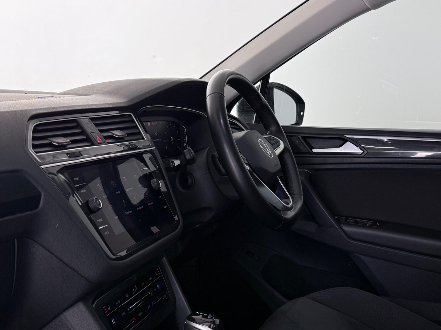 Used Volkswagen Tiguan 2021 for sale - 77647207: Photo 16