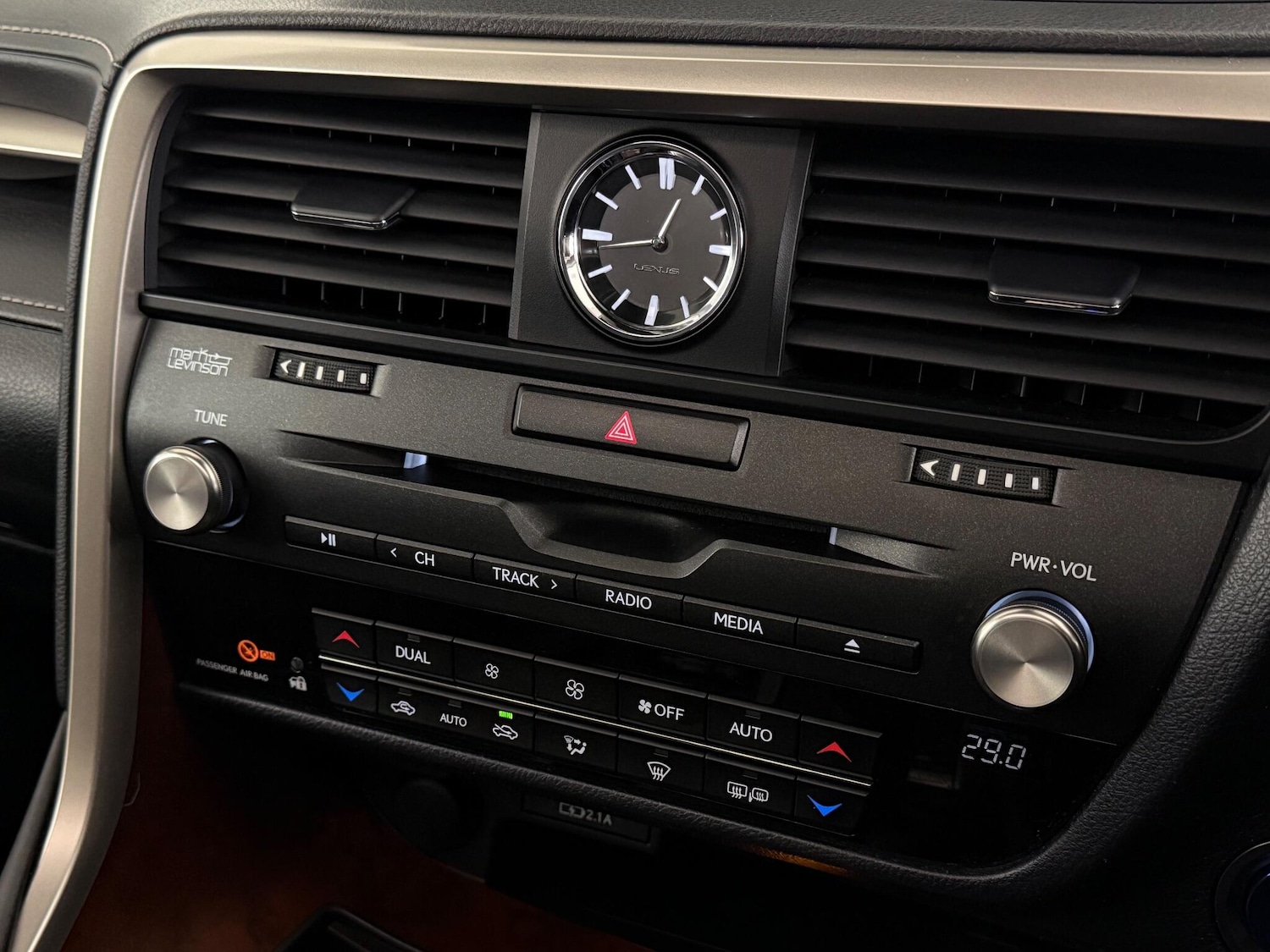 Used Lexus RX 2019 for sale - 77246942: Photo 40