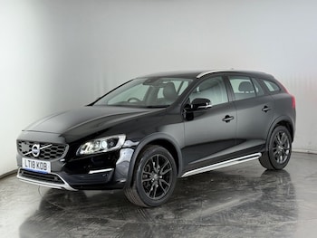 Used Volvo V60 Cross Country 2018 for sale - 75135477: Photo