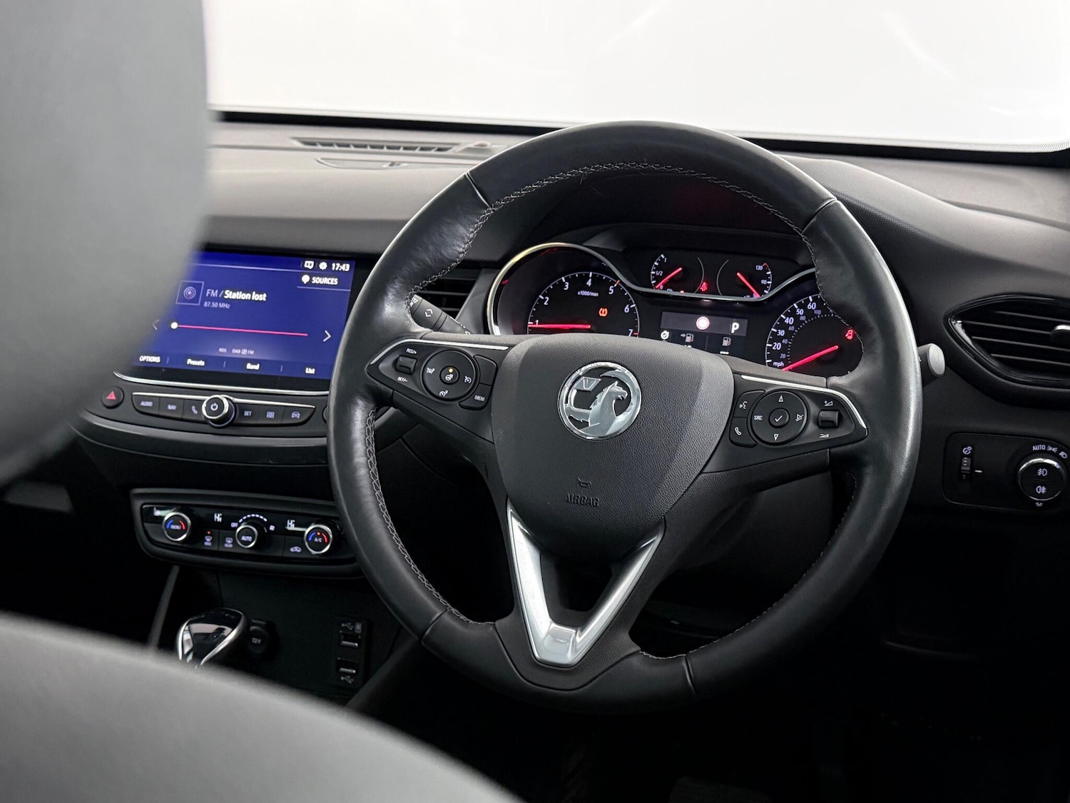 Used Vauxhall Crossland 2024 for sale - 76467138: Photo 16