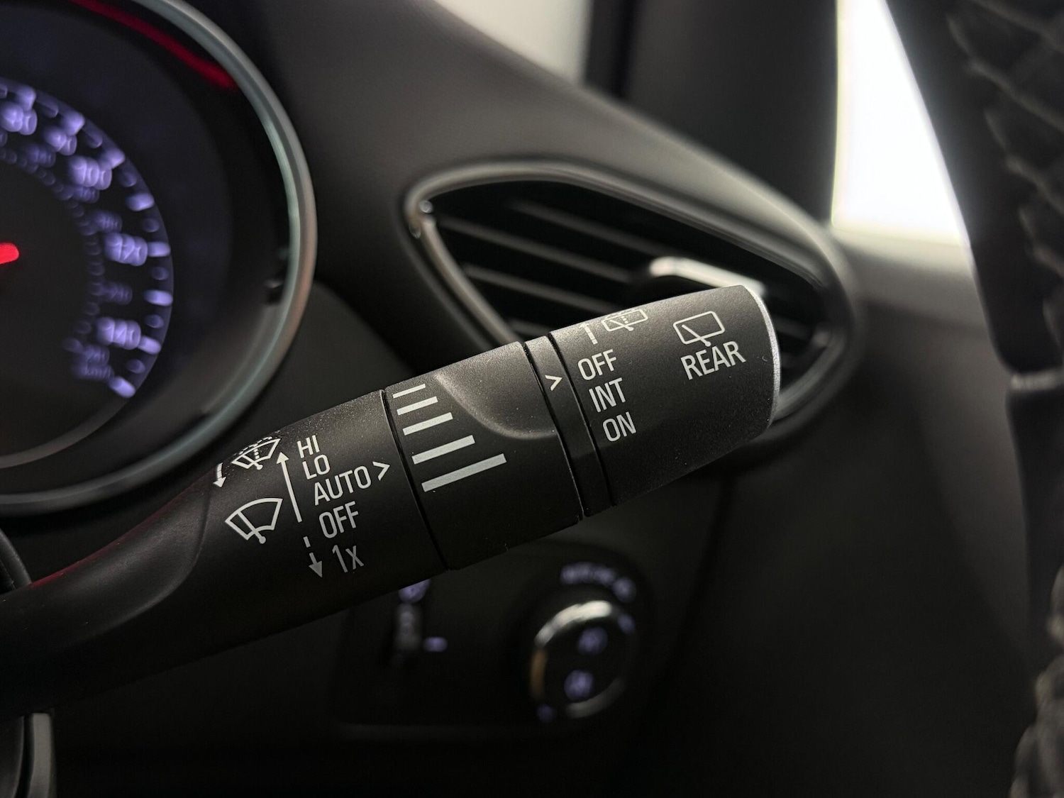 Used Vauxhall Crossland 2024 for sale - 76467138: Photo 23