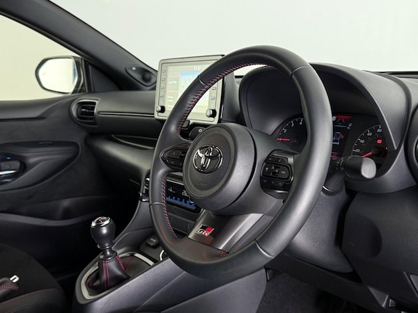 Used Toyota Yaris 2021 for sale - 76303872: Photo 15