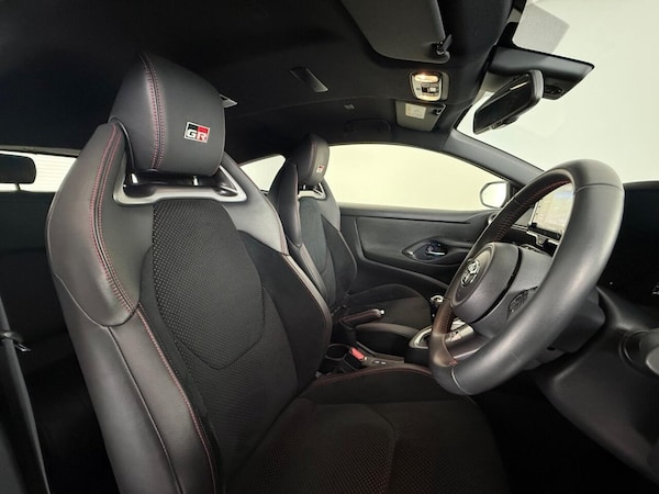 Used Toyota Yaris 2021 for sale - 76303872: Photo 16