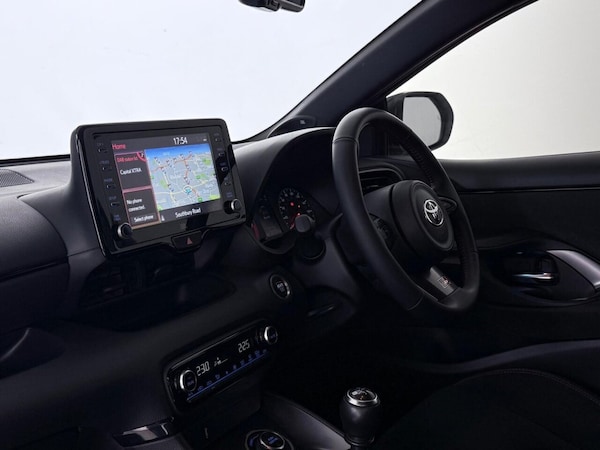 Used Toyota Yaris 2021 for sale - 76303872: Photo 17