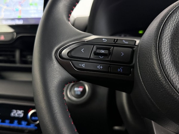 Used Toyota Yaris 2021 for sale - 76303872: Photo 23