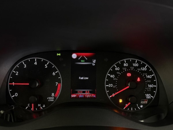 Used Toyota Yaris 2021 for sale - 76303872: Photo 24