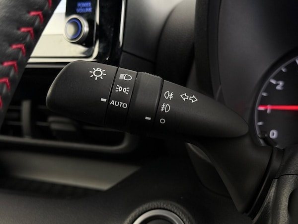 Used Toyota Yaris 2021 for sale - 76303872: Photo 28