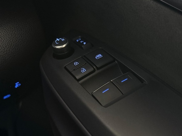 Used Toyota Yaris 2021 for sale - 76303872: Photo 30