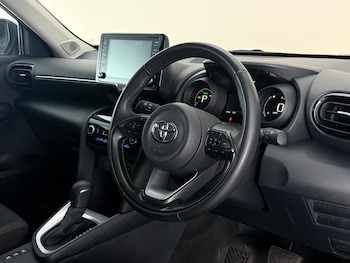 Used Toyota Yaris Cross 2023 for sale - 78602184: Photo