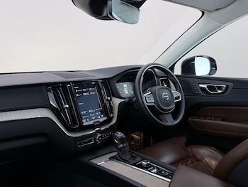 Used Volvo XC60 2018 for sale - 79229432: Photo