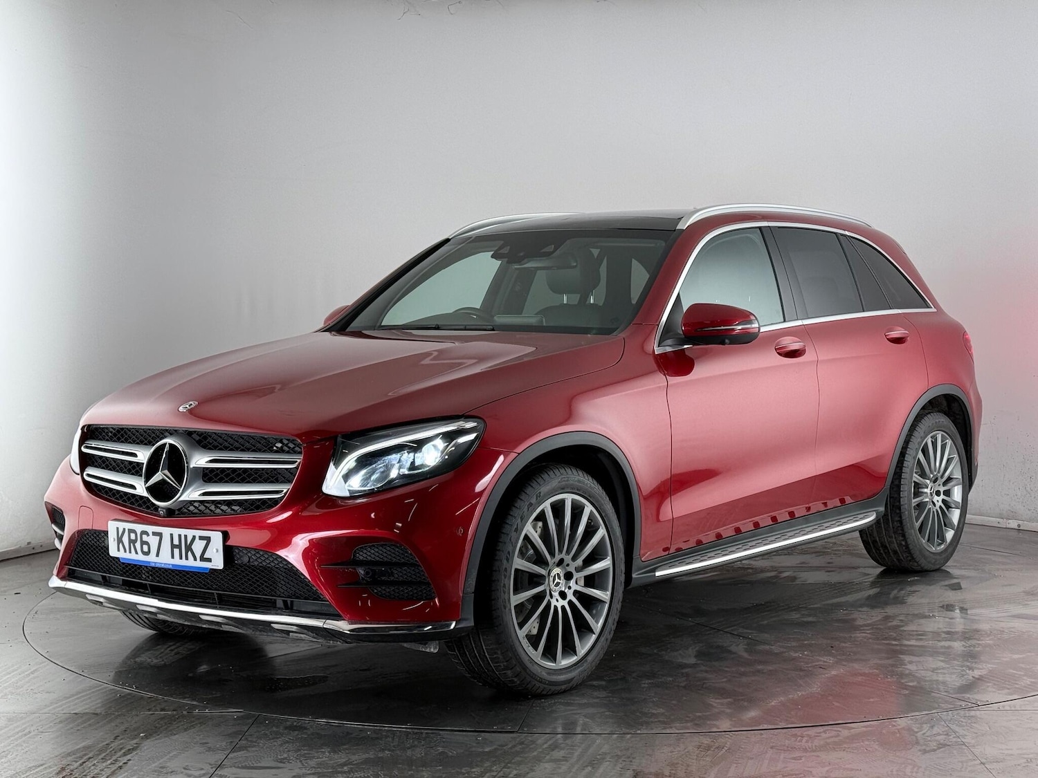 Used Mercedes-Benz GLC 2017 for sale - 77182480: Photo 2