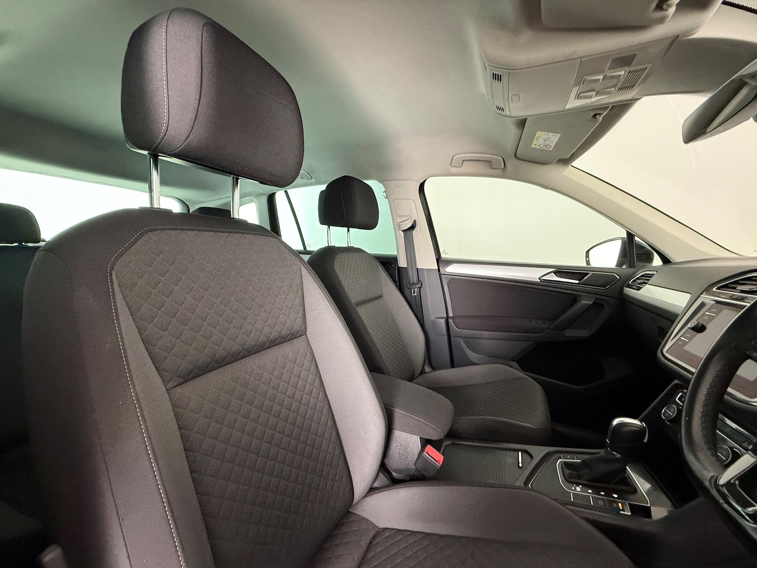 Used Volkswagen Tiguan 2018 for sale - 77247102: Photo 10